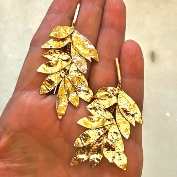 ✨Anthropologie Gold Little Leaves ✨ - Picture 3 of 5